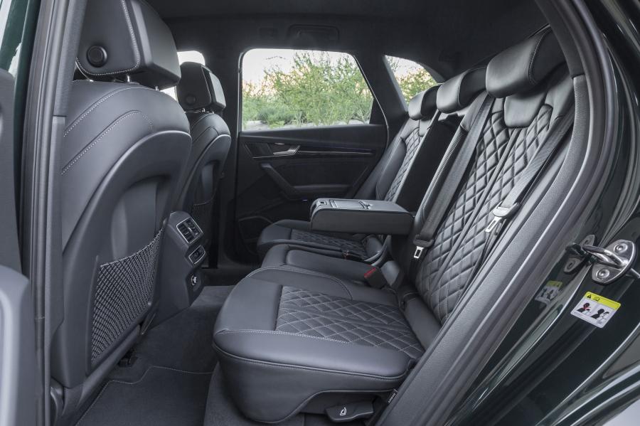 Интерьер Audi Q5 TDI Quattro S-Line 2016 года  (WW) (фото 41 из 48)
